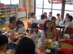 裸保育 ４年ぶり 宝木求めて小学生が奮闘 岡山・松林寺で「こども会陽」：山陽新聞デジタル｜さんデジ